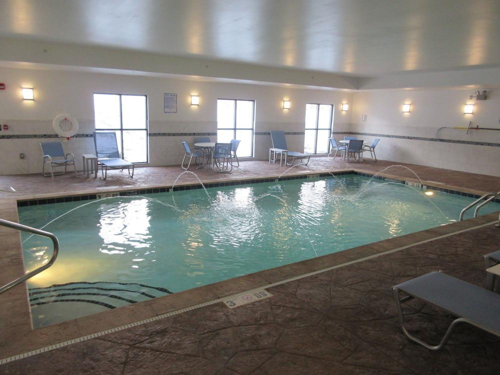 Hotel Express & By Ihg 2*